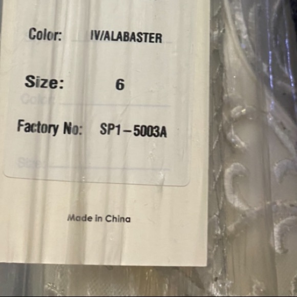 Mon Cheri IVORY fitted A-Line wedding gown - Picture 10 of 11